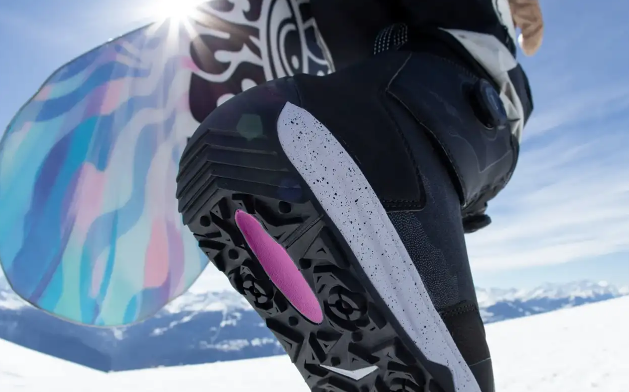Nidecker Women's Rift BlackSnowboardspecialist fra Sideways taler.