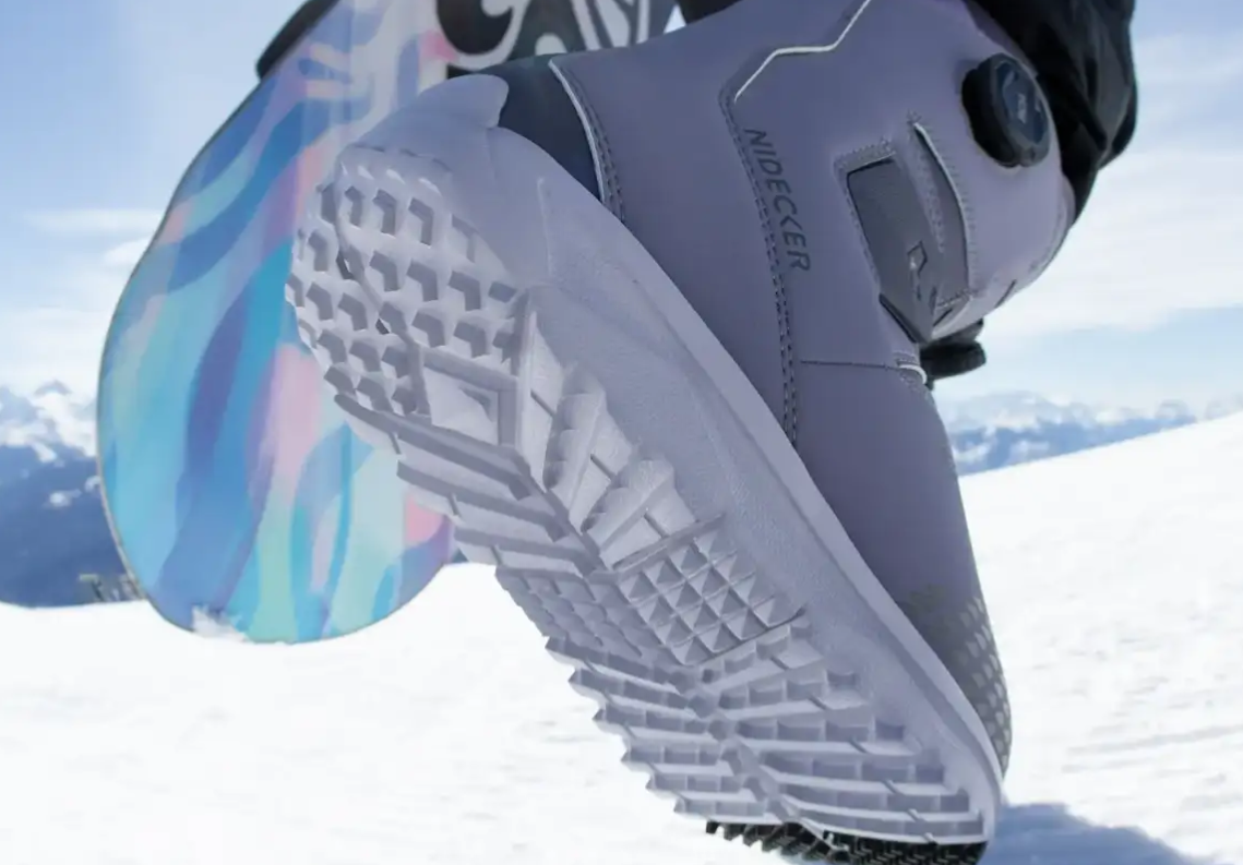 Nidecker Women's Altai PurpleSnowboardspezialist von Sideways zu Wort