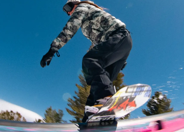 Jones Women's Rally CatSideways' snowboard specialist speaks