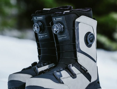 Ride Deadbolt Zonal GreySnowboardspezialist von Sideways spricht zu uns.