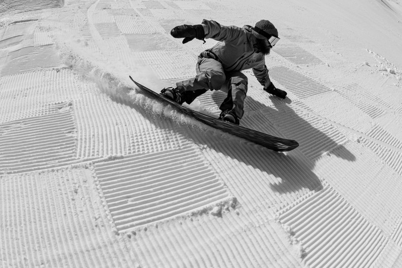 Jones Freecarver 9000SSideways' snowboard specialist speaks
