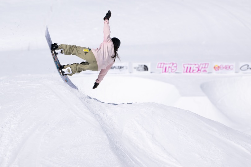  Gnu B Nice Vše o snowboardu Gnu B Nice