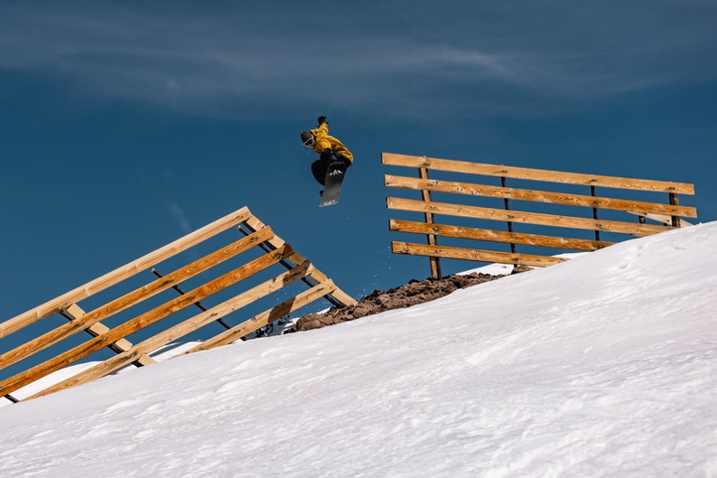 Jones Tweaker 2.0Snowboard specialist from Sideways speaks