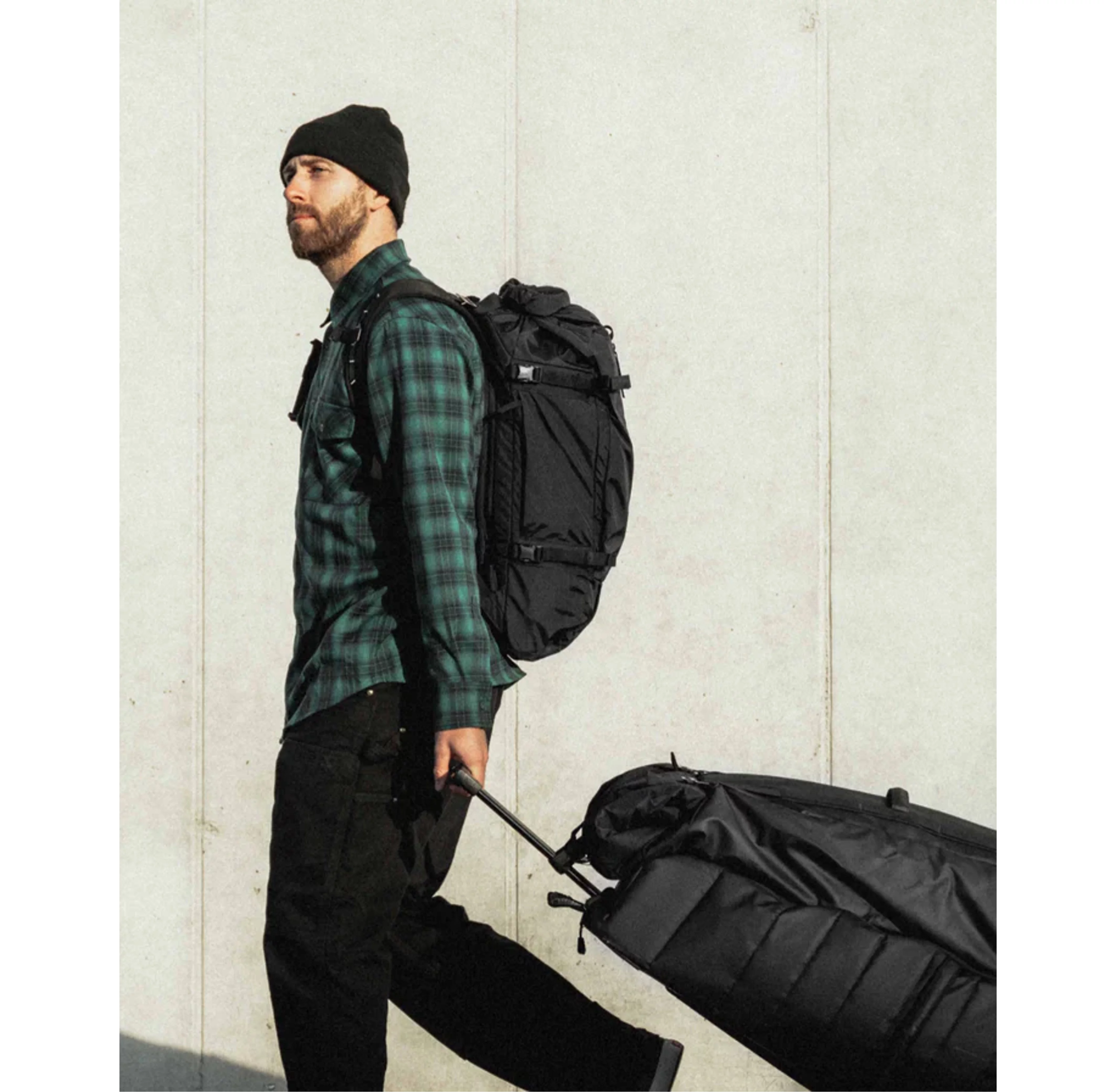 DB Snow Pro Backpack 32L Coral Flash Hugger séria
