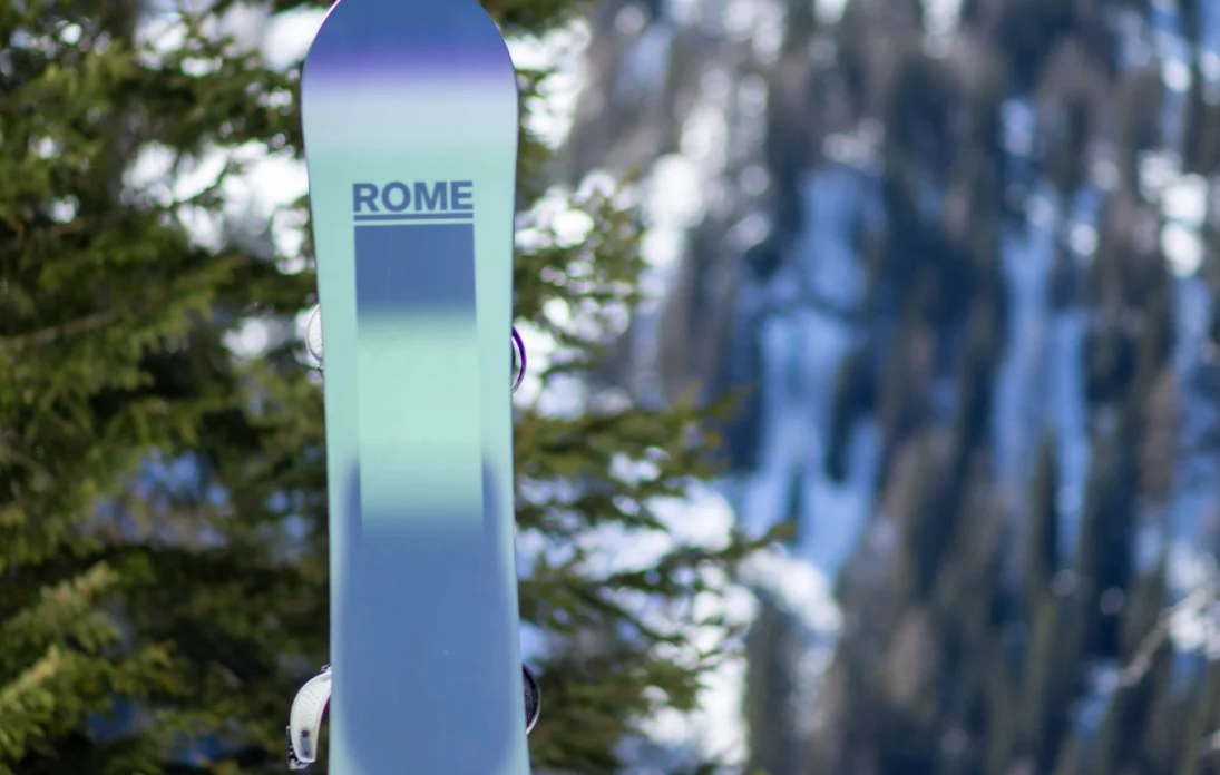 Rome Women's RavineSnowboardspezialist von Sideways zu Wort
