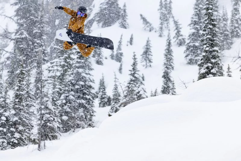 Jones Airheart 2.0Snowboard specialist from Sideways speaking.
