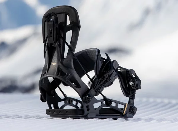 Flow NX2 CarbonSnowboardspecialist od Sideways hovoří