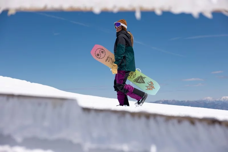 Jones Women's TweakerSnowboard specialist from Sideways speaks.